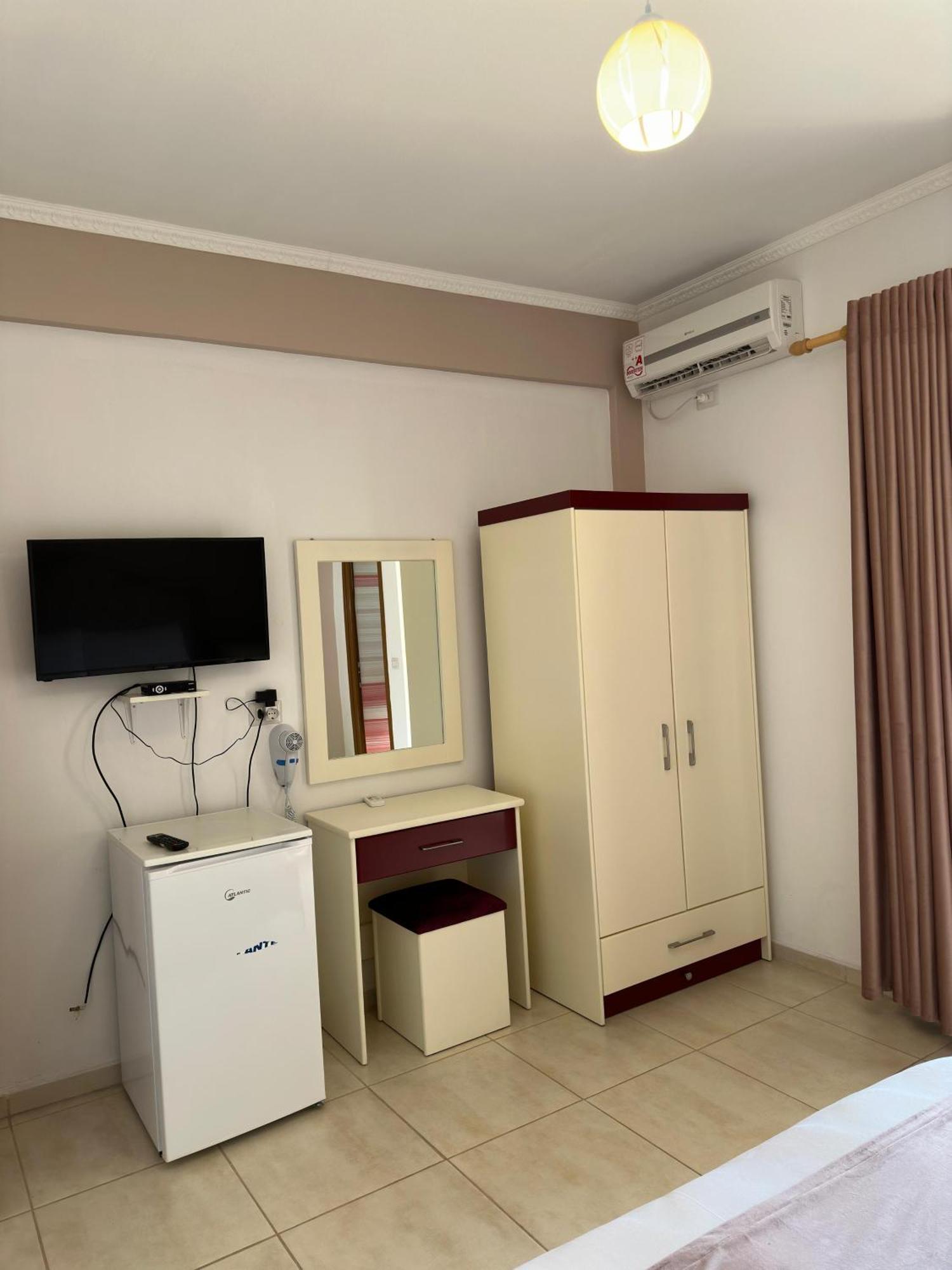 Evelina Ernild Rooms Sarandë Exterior foto