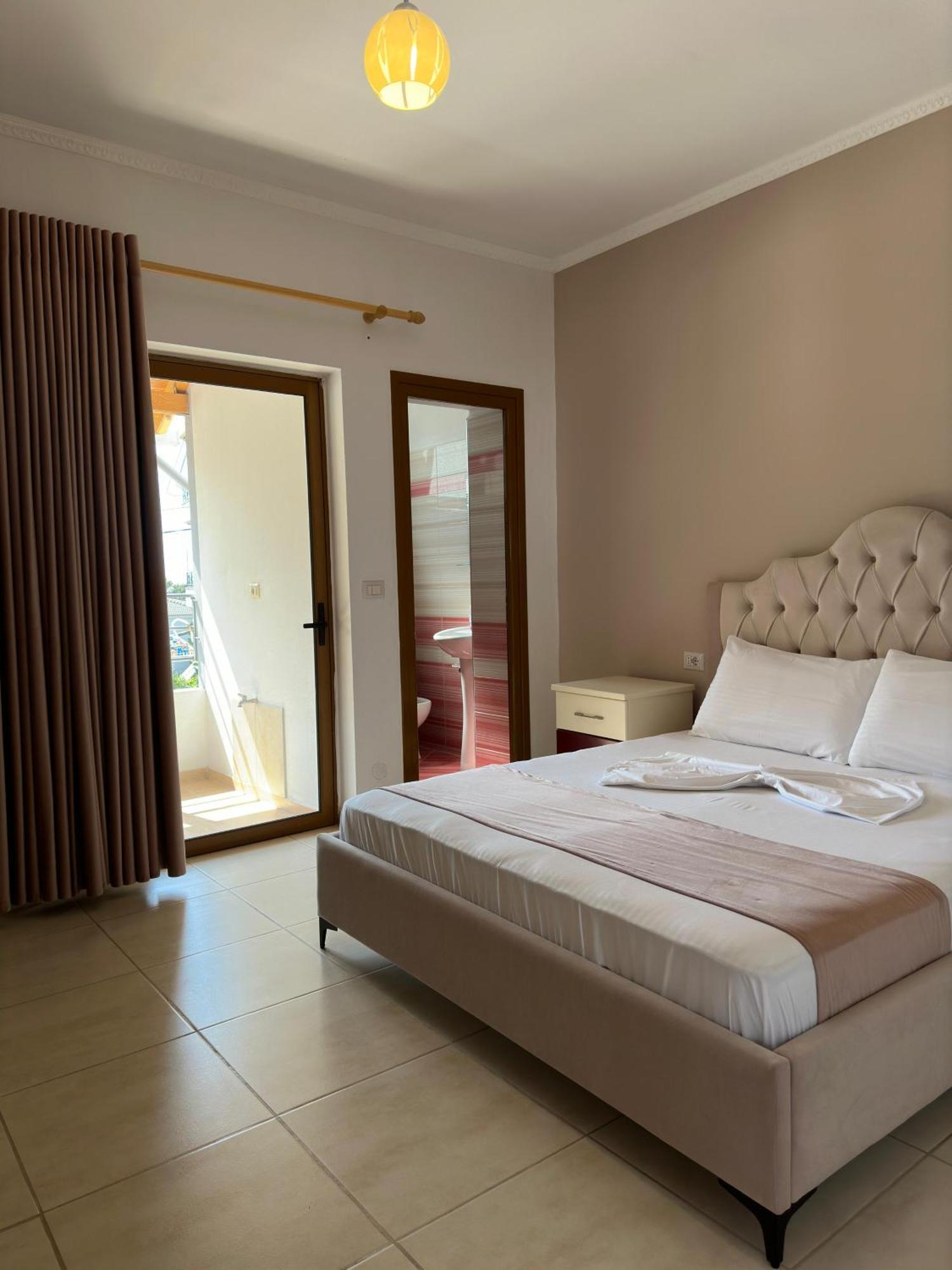 Evelina Ernild Rooms Sarandë Exterior foto